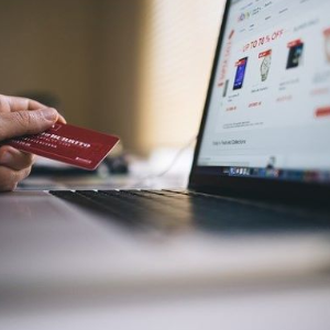 Grafika dekoracyjna porady: Przedsiębiorca z uprawnieniami  konsumenta – nowe przepisy od  2021r.